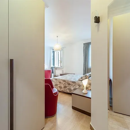 Affittacamere La Dolce Barberini 3*