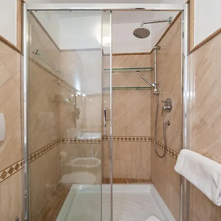 Affittacamere La Dolce Barberini 4*